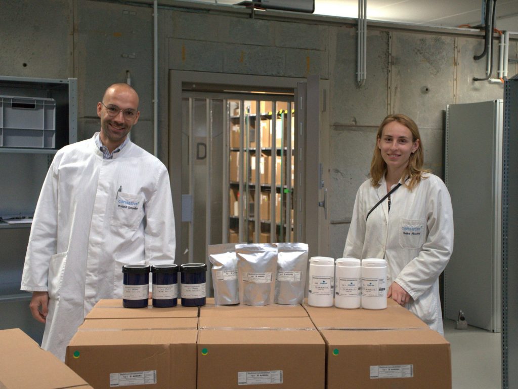 Aurora beliefert Cansativa mit erstem Medizinalcannabis aus deutscher Ernte